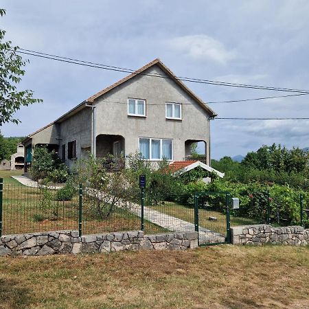 Apartman Lana Kijevo Exterior foto