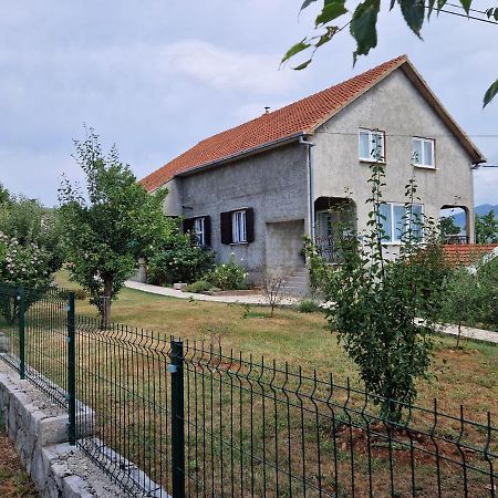 Apartman Lana Kijevo Exterior foto