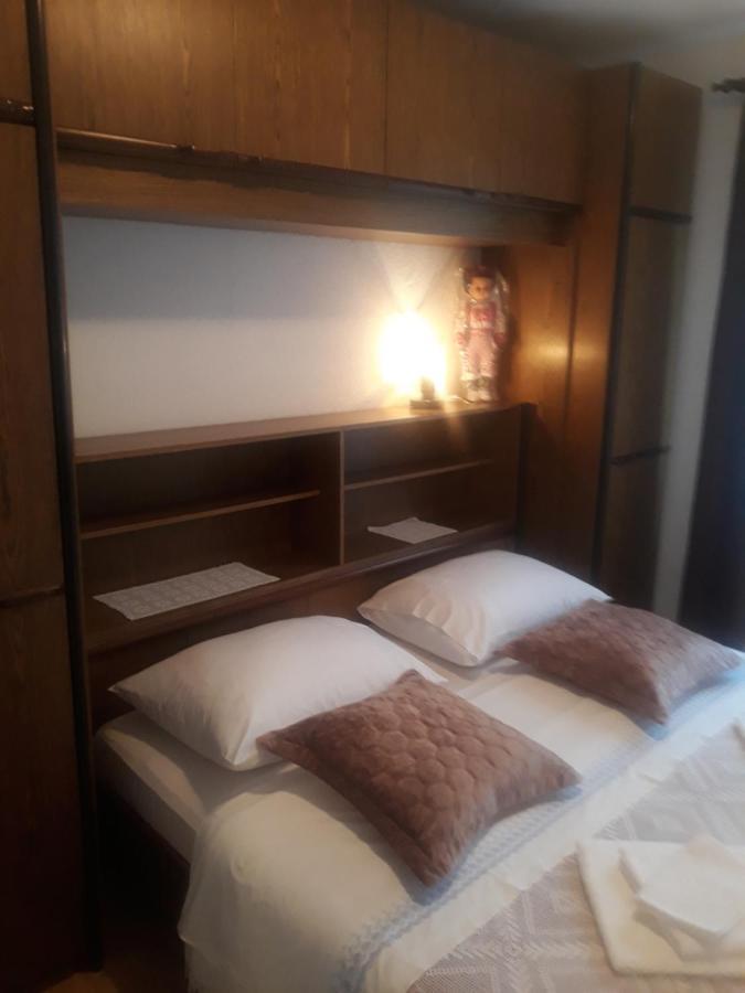 Apartman Lana Kijevo Exterior foto