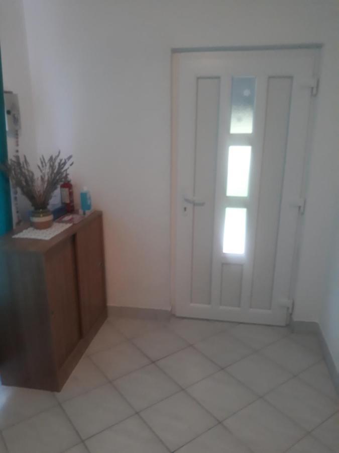 Apartman Lana Kijevo Exterior foto
