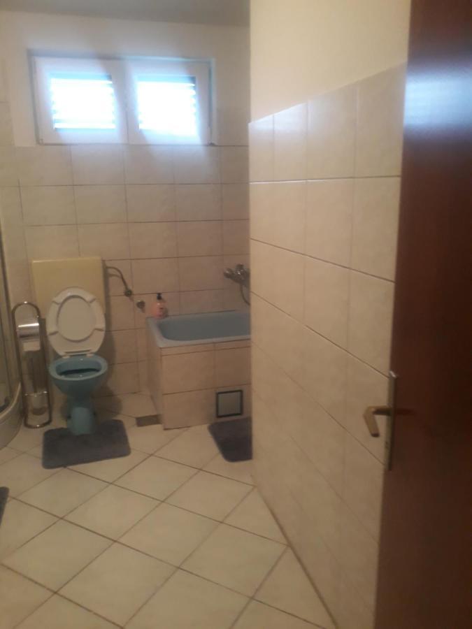 Apartman Lana Kijevo Exterior foto