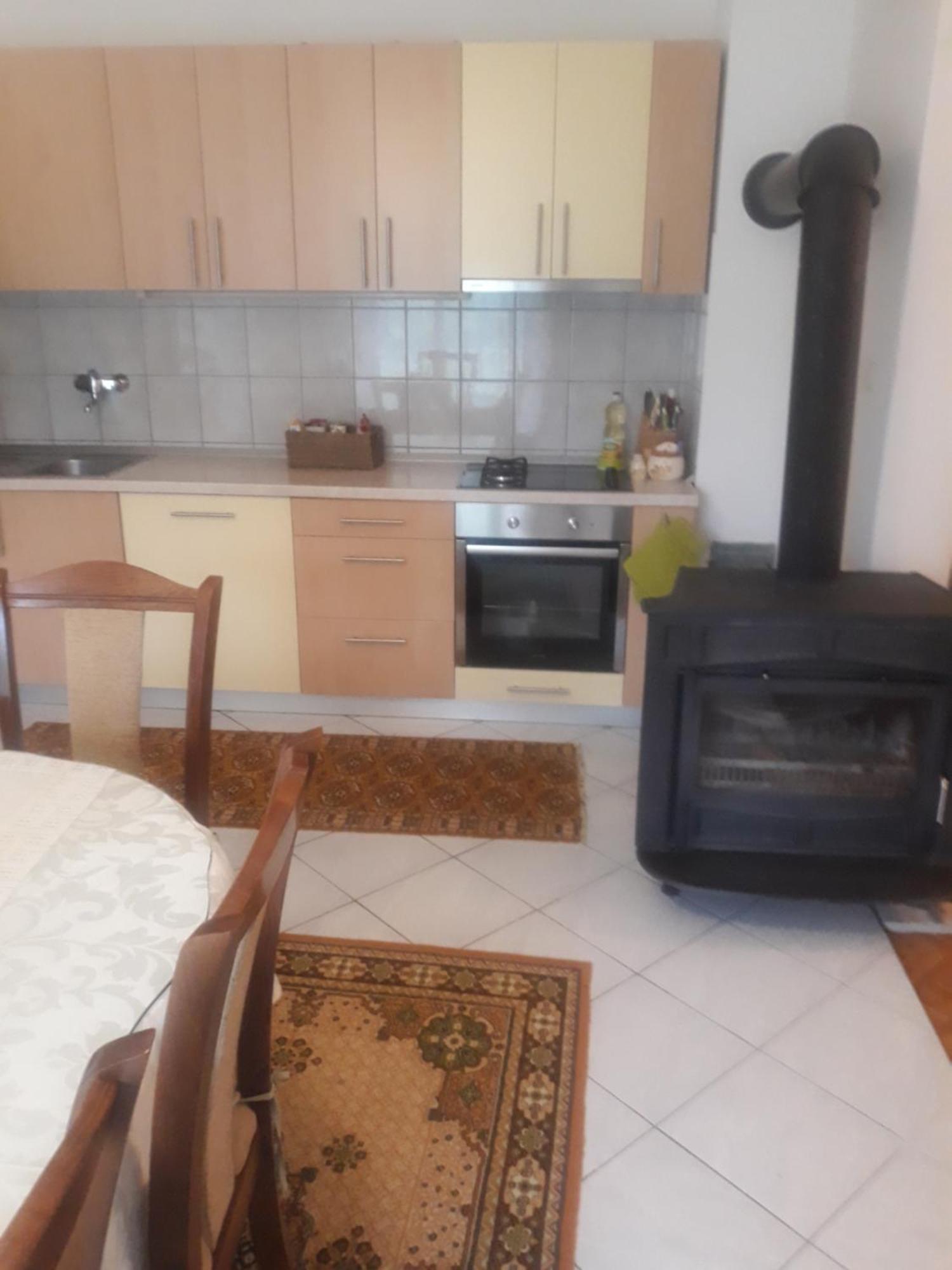 Apartman Lana Kijevo Exterior foto